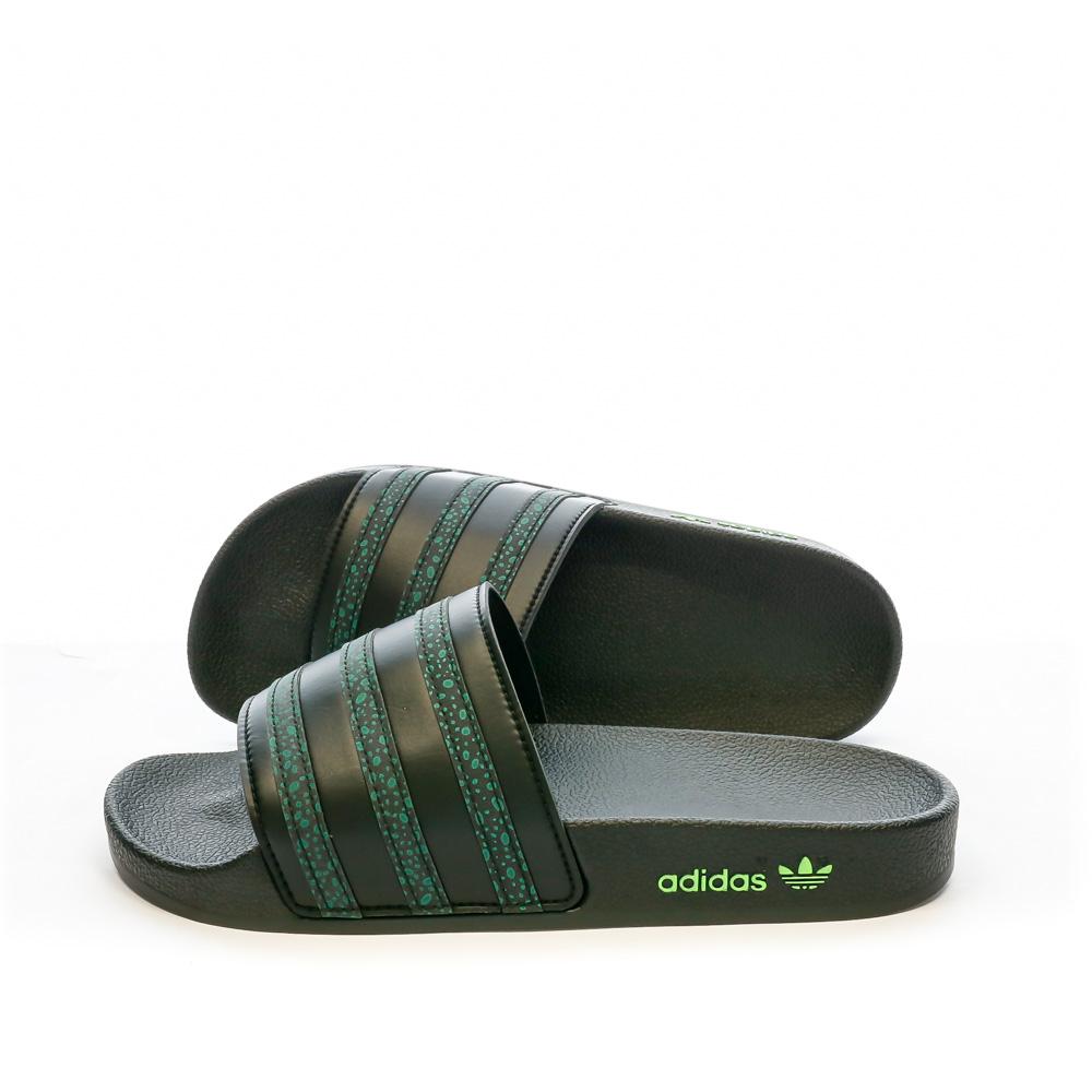 Claquettes Noir Vert Adidas Adilette HP6266